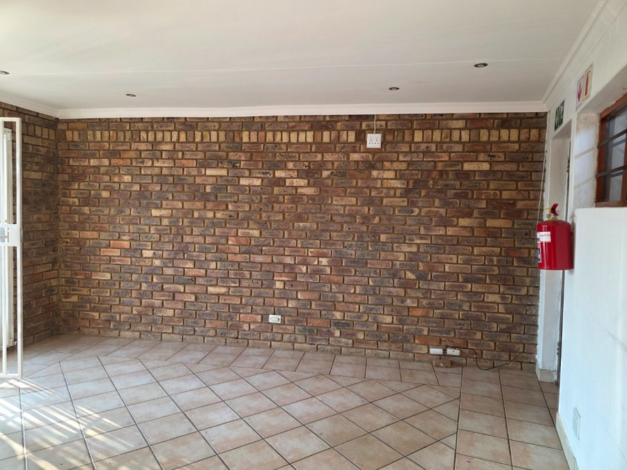 To Let commercial Property for Rent in Schoemansville North West